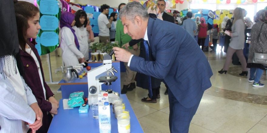 Elazığ’da öğrenciler projelerini sergiledi