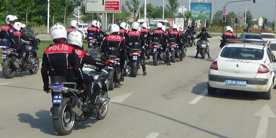 Bursa’da hipodroma bin polisle büyük baskın
