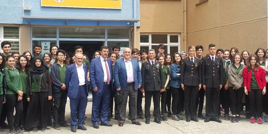 Jandarma ve Sahil Güvenlik Fakültesi Trabzon’daki liselerde tanıtıldı