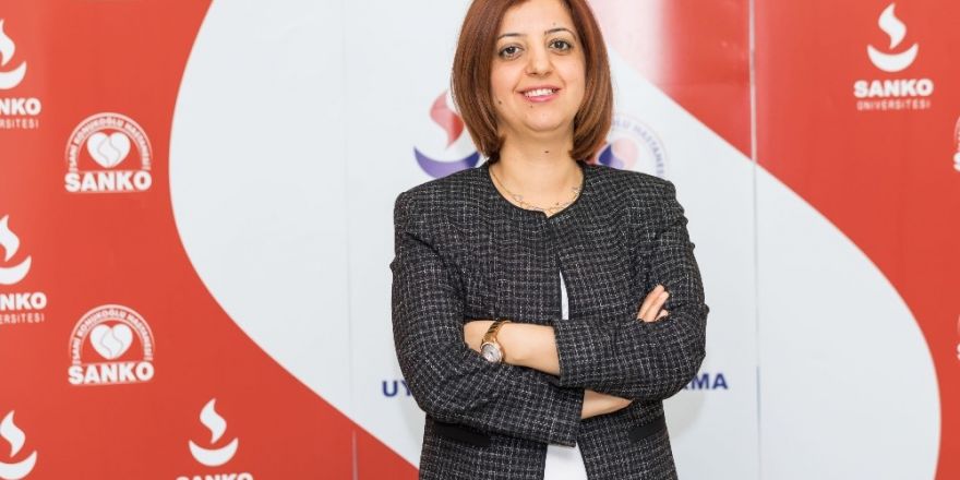 Başhemşire Özyılmaz Hemşirelik Haftasını kutladı