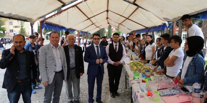 Akseki Anadolu Lisesi bahar şenliği ve kermes düzenledi