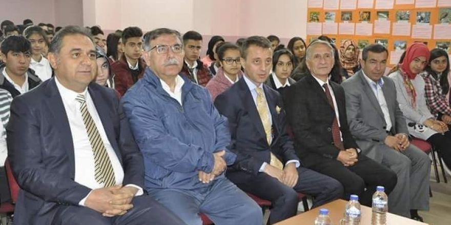 Vali Yılmaz memleketinde öğrencilerle buluştu