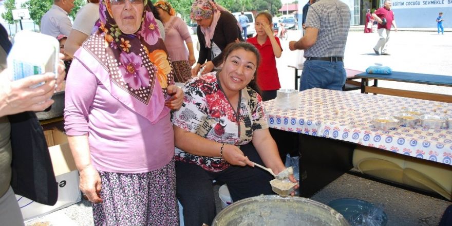 İlkokulda beşinci geleneksel keşkek günü