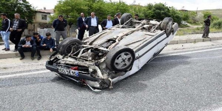 Babasından izinsiz aldığı otomobille kaza yapan çocuk yaralandı