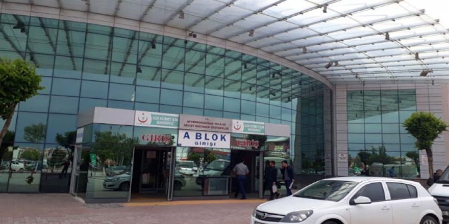 Personel kılığına girip yeni doğan bebeği kaçırdılar