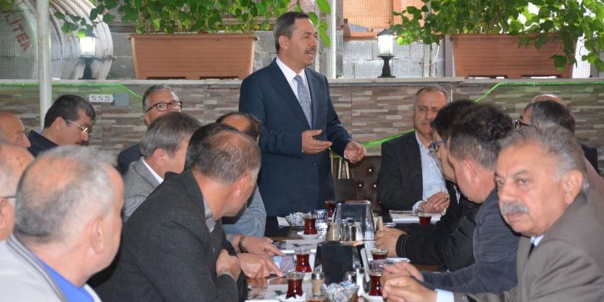 Uysal, muhtarlarla çalışmaları değerlendirdi