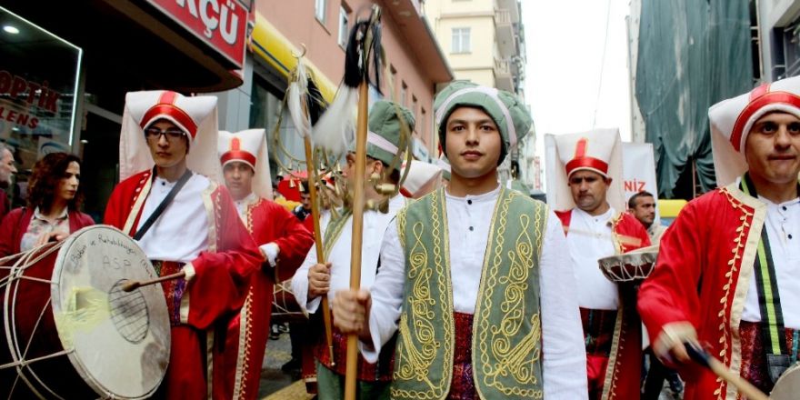 Engellilerin oluşturduğu mehteran takımı Giresun sokaklarını inletti