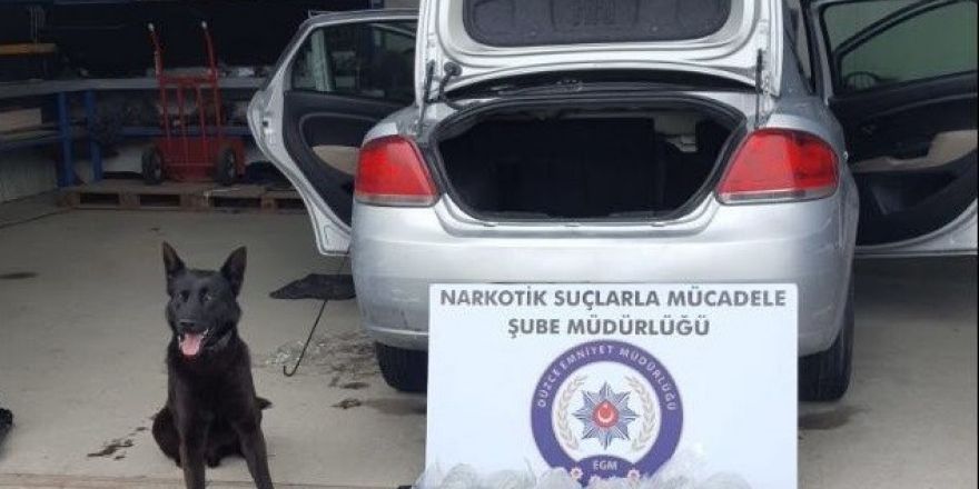 Otomobile zulalanmış uyuşturucuyu narkotik köpeği buldu