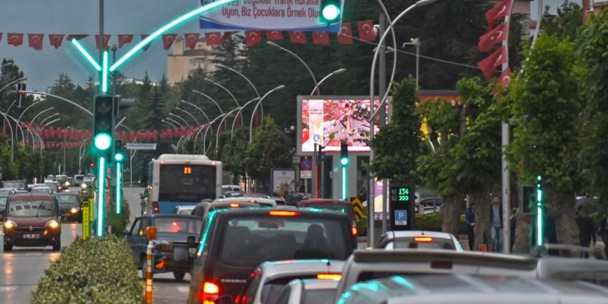 Çorum’da kavşaklara ledli trafik lambası konuluyor