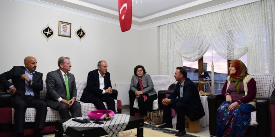 Cumhurbaşkanı adayı Muharrem İnce, şehit polis Yıldırım’ın baba evini ziyaret etti
