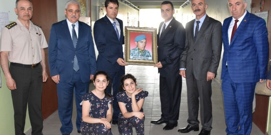Şehit Savunmaz’ın adının verildiği okulda şehitlik köşesi oluşturuldu