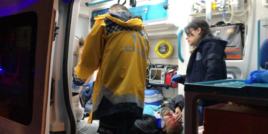 Servisle araç çarpıştı: 1’i ağır 5 yaralı