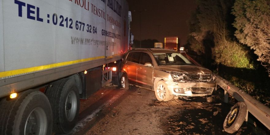 Tem’de yol kenarında lastik değiştiren cipe tır çarptı: 1 ölü 1 yaralı
