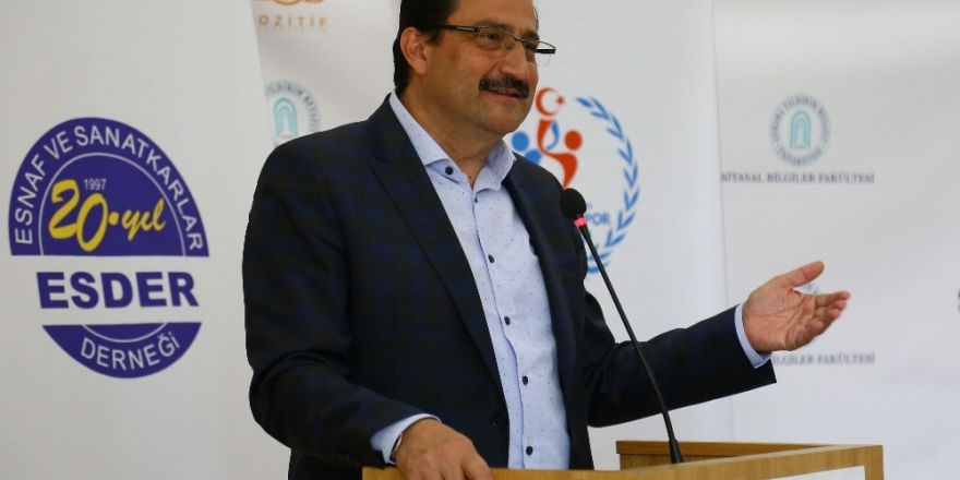 Başkan Ak üniversite gençliği ile tecrübelerini paylaştı