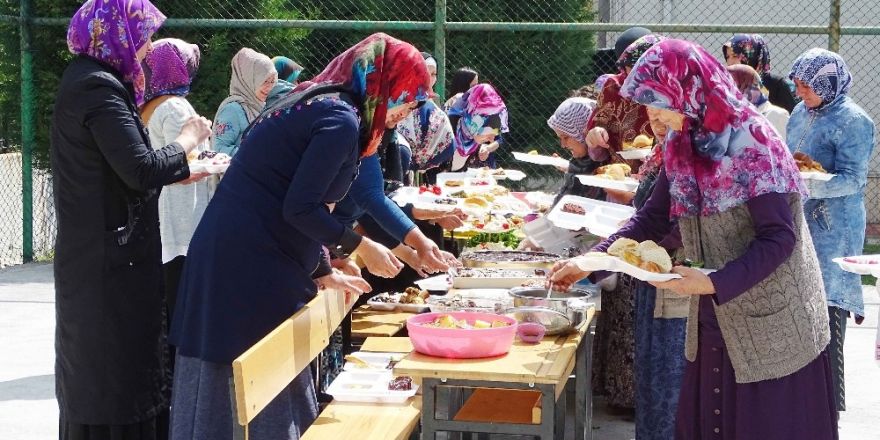 Müdür Taşdemir: En değerli varlıklar annelerdir