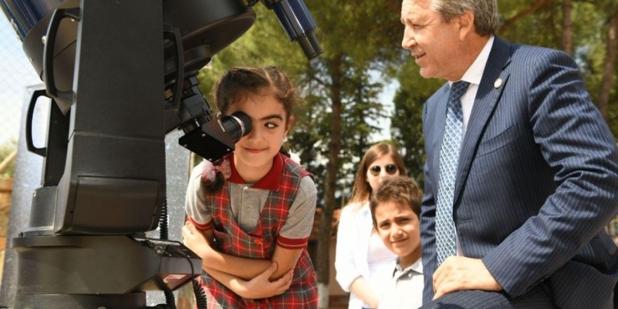 Ege Üniversitesinden ’Teleskobu Köye Getirdik’ projesi