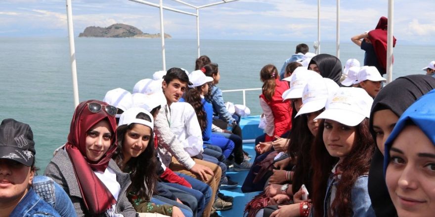 Özalp ilçesinde “Sosyal Hayatta Ben De Varım” proje gezisi