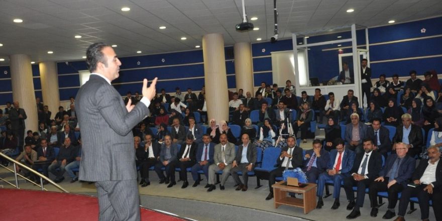 İşadamı Osman Yaşar gençlerle buluştu
