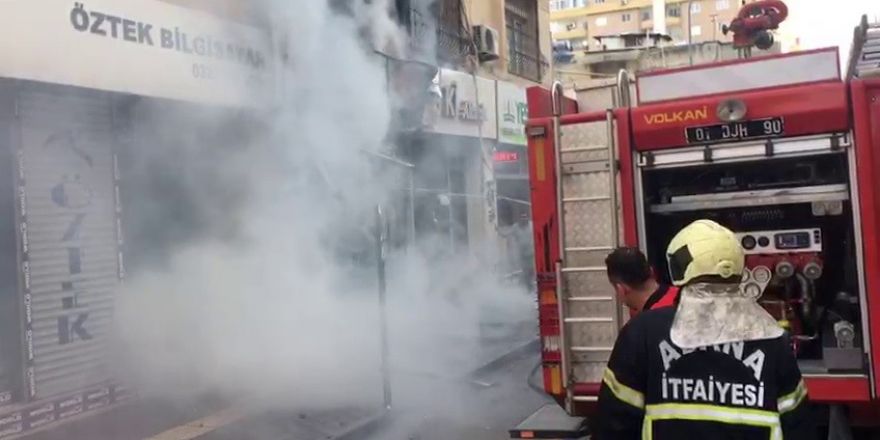 Adana’da çıkan yangında tatlıcı dükkanı kül oldu