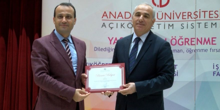Bu kaymakam üniversite okumaya doymuyor