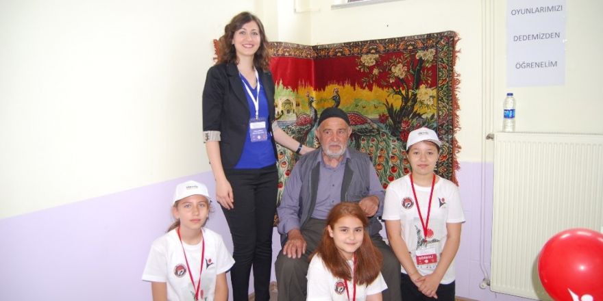 Malkara Nurten Hüsnü Pullukçu Ortaokulunda ’Bilim Fuarı’ açıldı