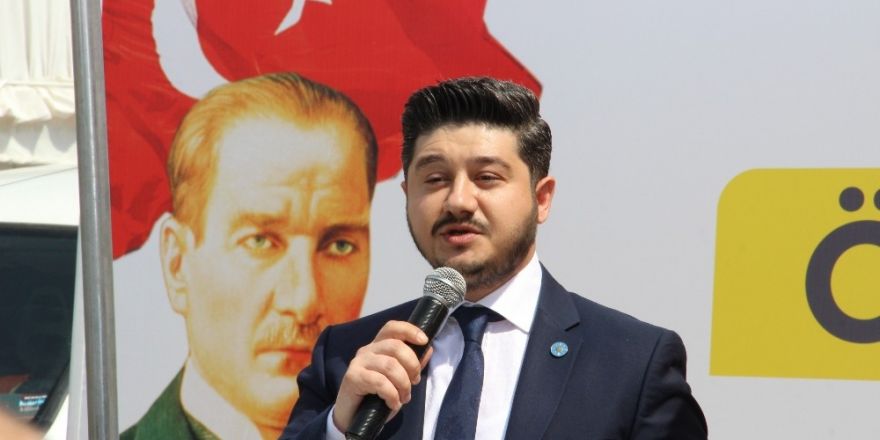İYİ Parti aday adayı Ömer Geriter’in tanıtım toplantısına yoğun ilgi