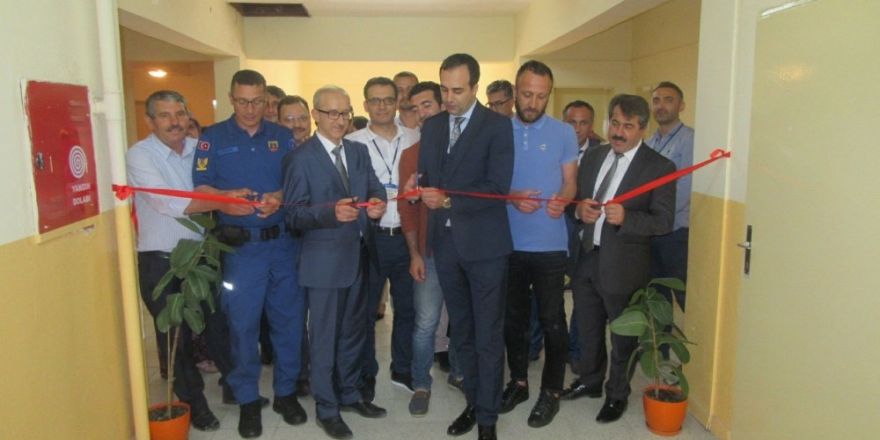 Mahmudiye Ortaokulu’nun da bilim fuarı açıldı