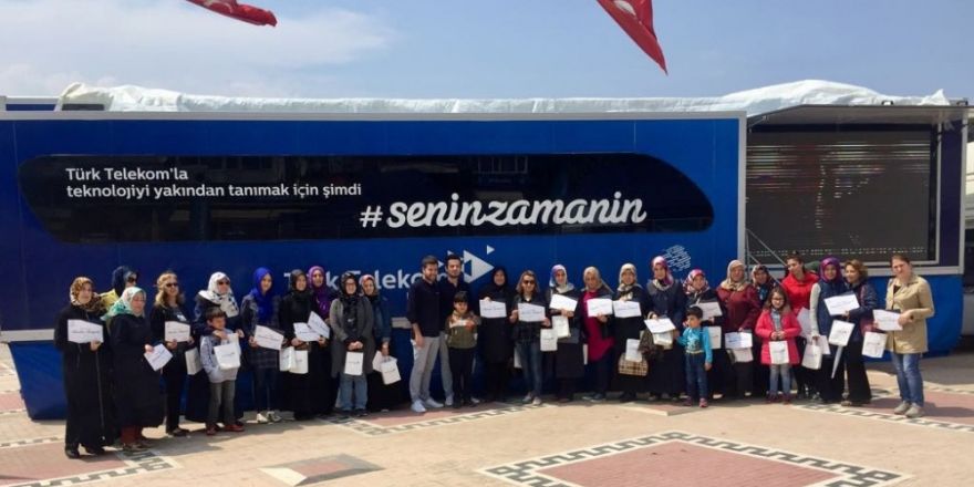 Türk Telekom Gezici Eğitim Tırı Bursa’ya geldi