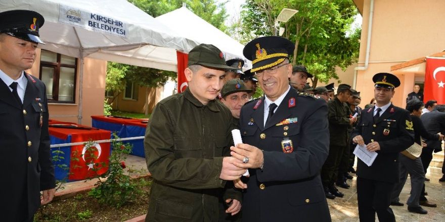 Bir günlük engelli askerlerin duygulandıran yemin töreni