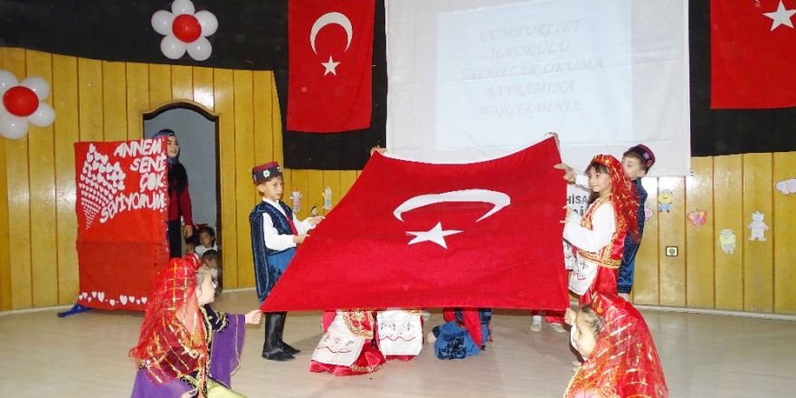 İlkokulu’da okuma bayramı