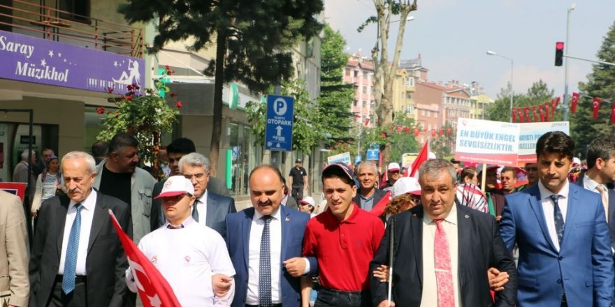 Engelliler Haftası Isparta’da yürüyüşle başladı