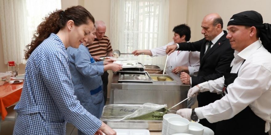 Vali Çiftçi, tekstil işçileriyle bir araya geldi
