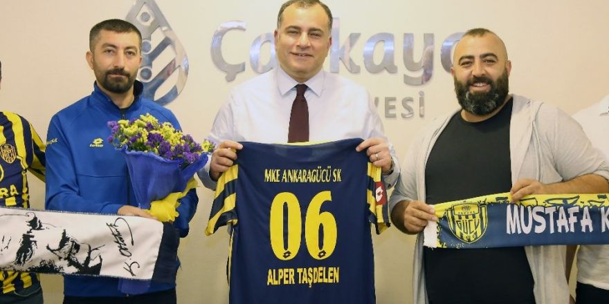 Ankaragücü taraftarından Başkan Taşdelen’e teşekkür ziyareti