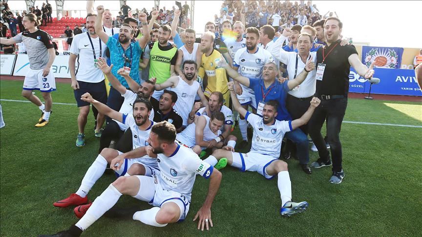 'Dadaşlar'ın play-off'ta final sevinci
