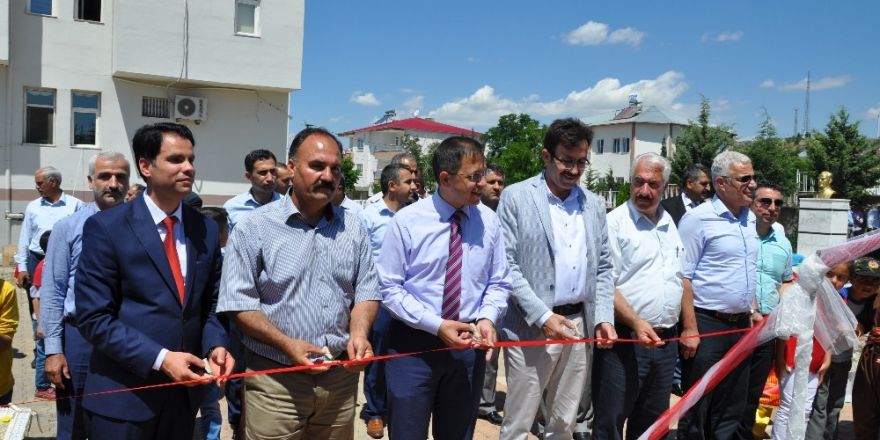 Sincik’te kıl çadırda yıl sonu sergisi