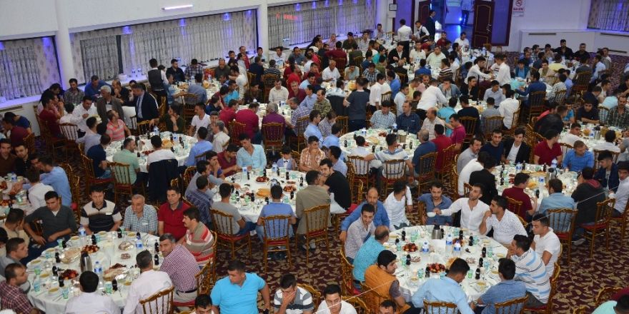 Gülsan Holding ve Topçuoğlu Otomotiv çalışanları iftarda buluştu