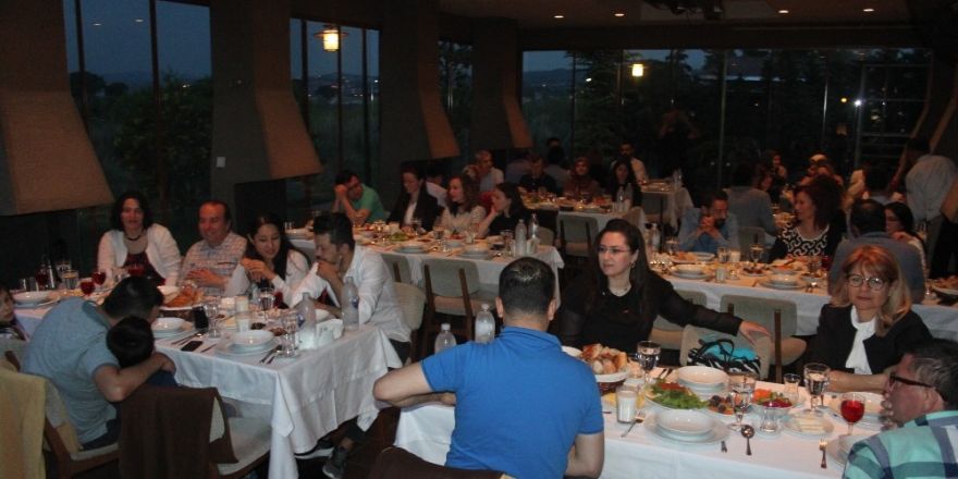 Doktorlar iftarda buluştu