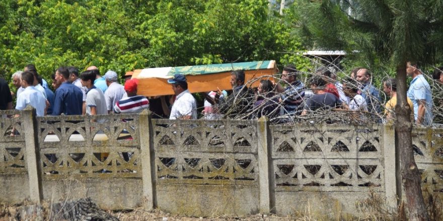 Boğulan iki çocuk toprağa verildi