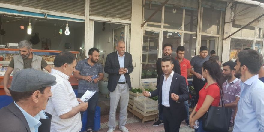Bağımsız aday ilçe ilçe geziyor
