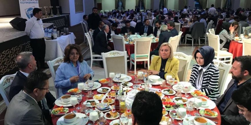 Başkan Tiryaki, AK Parti Altındağ İlçe Teşkilatı üyeleriyle iftarda buluştu