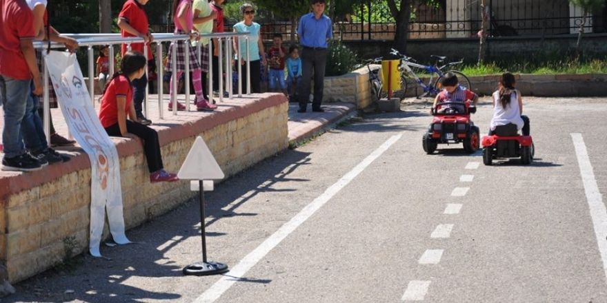 Anaokullarına oyun parkuru yapıldı