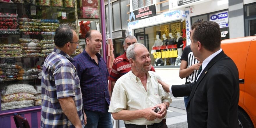 Başkan Yılmaz, gündüz merkez de gece kırsalda