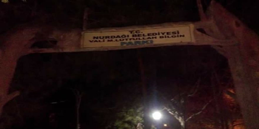 Parkta oynayan çocuk elektrik akımına kapıldı