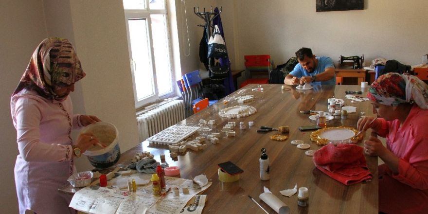 Hizan’da “Kokulu Taş” kursu açıldı