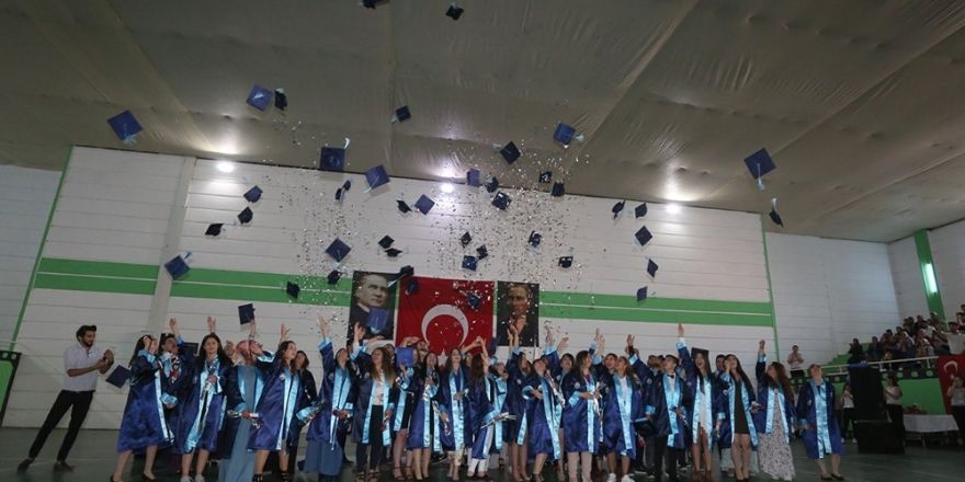 Kale MYO’de mezuniyet heyecanı yaşandı