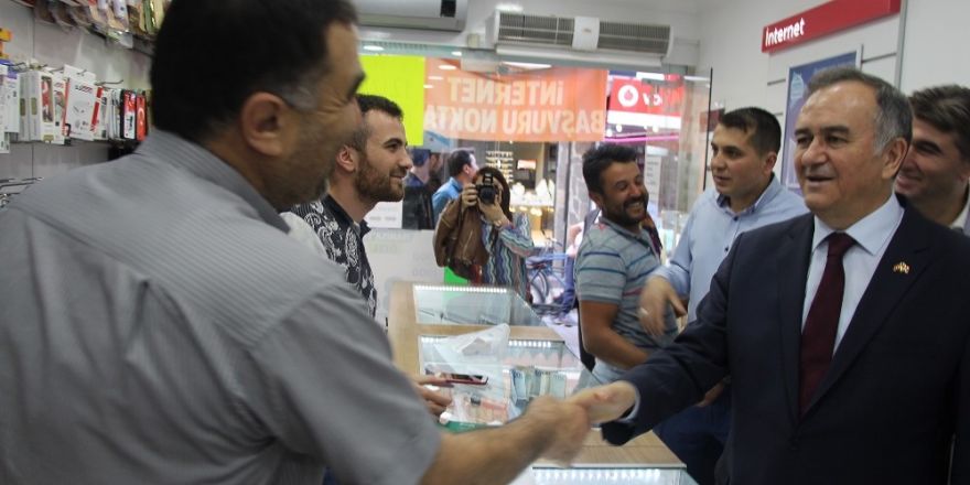 MHP’li Akçay Kula’da iftara katıldı