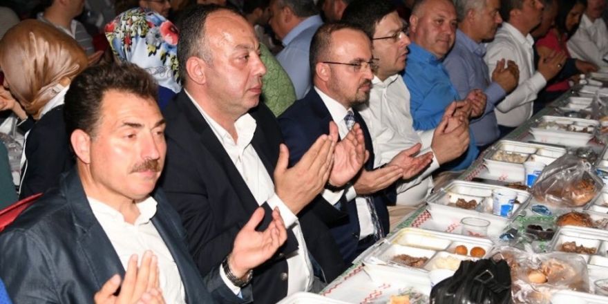 AK Partili Turan sanayi esnafıyla iftarda buluştu