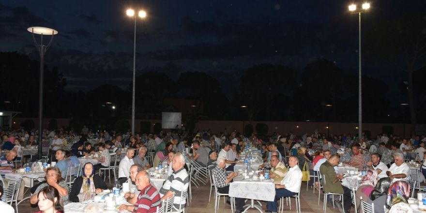Nazilli’de şehit ve gazi ailelerine iftar yemeği verildi
