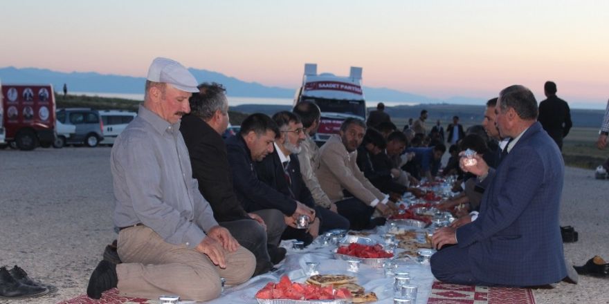 Saadet Partisi’nden çevre yolunda iftar