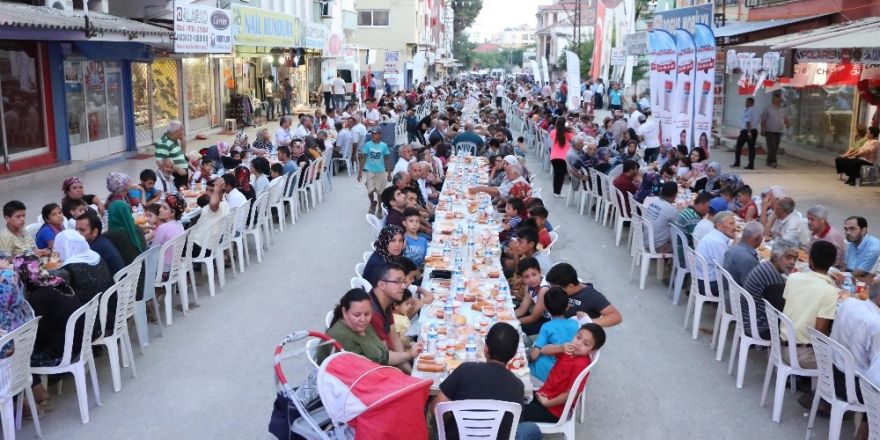 Erzinliler kardeşlik sofrasında buluştu
